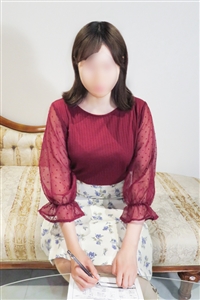 ☆ドキドキの初体験!秘密の関係スタートです!!☆
緊張気味で面接を進めていると
【完全業界未経験】というカミングアウトに
目が飛び出るくらい驚きました!!
抱き心地の良さそうなシルエットには
完全に不釣合いで壮観な『E』のオッパイが
これでもかと言う位に主張し貴方の目が釘付けに!
端正な顔立ちで目元が特に、、、エロい?
面接中に見せた、恥じらう表情も相まって
オトナの女性ならではの“色気”なのでしょう!
《全てを包み込む“人柄”と“包容力”は絶品》
人懐っこい性格も交好感度抜群!
最初こそ緊張しているかもしれませんが、
会ってスグに友達以上の距離感に!
雰囲気に弱いそうで、
その場の空気感だけでも濡れてしまいます!
いやらしさを漂わせる身体も感度抜群!
優しいタッチでビクっと反応してしまうほどの高感度!
本人は「SかMかわからないんです」と言っていますが、
「M」です!!
話の中に「責められると、喜んじゃいます」なんて発言が!
「M」以外ありえません!!
【完全業界未経験】の上、男性経験も僅かな女性です。
優しく接して頂ける方、お待ちしています!!
