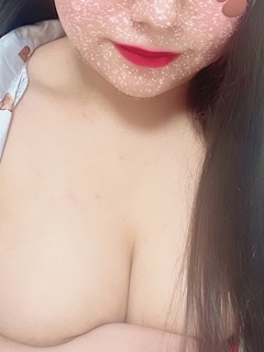 来ちゃいました♪日本生まれ日本育ちの優しさあふれる日本とスペインのハーフ娘が当店でデビューでございますっ!!小柄でキュートな完全業界未経験♪クリクリっとしたまん丸な瞳にポチャッと感がとってもキュートでございます〜^^礼儀正しく落ち着いた印象ですが、ニコっと笑顔で愛嬌もたっぷり♪若さ弾けるお肌は触り心地も抜群にイイんですっ!プライベートでもまだまだ経験が浅いとのことですがエッチな事には興味津々♪ご奉仕精神も旺盛です慣れないながらに頑張っちゃってくれますよ♪優しく教えてあげて下さいませっ^^是非【ひめ】チャンと楽しいお時間を過ごしちゃってください!※完全業界未経験につき、ルール・マナーは必ずお守りください。プレミアちゃんこの為、プラス1000円となります。
