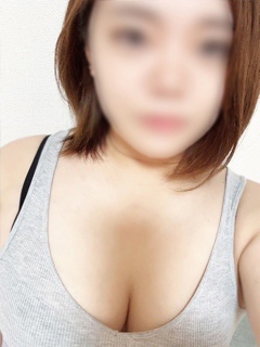 やってきました!透き通るようなお肌が印象的なほんの少しだけぽっちゃり娘でございます★
キレイめなお顔に真っ白で雪のようなお肌が魅力的なんです♪しっとり清楚系で落ち着いた雰囲気優しい女の子でございます^^
落ち着いた雰囲気とは裏腹に・・・イチャイチャ恋人プレイが大好きでえっちなスイッチが入っちゃうそうですよ( *´艸`)もちろん♪
ご奉仕もたくさん頑張っちゃってくれちゃいますよ〜〜^^この機会に是非っ!お遊びくださいませ♪
※ルール・マナーは必ずお守りください。
オプション各500円
ローター○
電マ○
バイブ○
聖水○
顔射×
ごっくん○
即尺○
写メ2枚(顔以外)○
アナル舐め○
オナニー鑑賞○
フルオプション2,000円
3P×
お食事デート○
動画撮影(顔以外)20,000円〇
※動画撮影は身分証のご提示が必要です。
ご自宅○
ビジネスホテル○
外国人△日本語話せる方