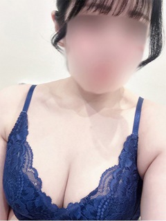 完全業界未経験!!来ました…。来ちゃいましたよっ…!!
完全業界未経験の23歳!!
クリクリのお目目に整った可愛らしいお顔立ち♪
透き通る色白なお肌、少しムッチリ感もありでギュッと抱きしめたくなるような魅力なカラダしちゃってます♪
綺麗でしなやかな肢体!
見た目は今時の女の子ですが丁寧で礼儀正しい女の子です!
はにかんだ笑顔もまたキュートなんですっ!
エッチな事には興味津々で、慣れないながらに頑張っちゃってくれますよ♪
若いお肌はツルツルスベスベ!
触り心地は一度味わえばやみつきになってしまうのではないでしょうかヽ(´▽`)/
Mっ気もあるのですが最近は責めるのにも興味深々みたいなんですっ!
責め好きの貴方様も責められ好きの貴方様もご満足いただけること間違いなし!
こんな女の子とあんなことやこんなことが出来ちゃう貴方様が羨ましいっ!
しかも!素人っぽさ満載でこんな可愛らしい子とエッチな事が出来ちゃうだなんて・・・
堪らないですよ〜っ^^
むっちりバディのカワイコチャンと楽しい時間をお過ごしくださいませっ★(´∀`)
※完全業界未経験につき、ルール・マナーは必ずお守りください。
※プレミアちゃんこの為、プラス1000円となります。
※割引適用は、80分コース以上からです
可能OP
ローター○
電マ○
バイブ×
聖水○
顔射×
ごっくん○
即尺×
写メ2枚×
アナル舐め×
オナニー鑑賞×
3P○
お食事デート○
ご自宅×
ビジホ○
外国人×