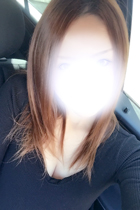 ���X���ō���ƌ����Ă��ߌ��ł͂���܂���B���ꗬ��Ǝ�t��y���邿���z���X������

���f���̂��d�������Ă��܂��B�ƌ����Ă��N���^��Ȃ����̔��e�͂܂��ɓ��X���ō���I�I
�����Ĉꗬ��Ƃ̎�t������Ă���������̂������܂��B
�������A���ꂾ���̃��b�N�X�A�X�^�C�������Ă��ď����D�����ċC�������A���i���ƂĂ��ǂ����삳��Ȃ�ł��B
���d���̌o���͉��N���O�ɏ�������������x�I
�قځw���o���x�ƌ����Ă��ǂ��ł��傤�B
����Ȃ��邿��񂱂������Č��\�������Ȃ��o����Ȃ�ł��B
�C�`���C�`��������ɑ�D���ȓd�}�Őӂ߂���ƃ��o���񂾂Ƃ���
�d�}�I�v�V�������E�߂ł�����
������Y��Ȃ��o���񂪔G��₷���ăC�L�₷���Ȃ�đz�����������ł�������܂���I�I
���^�����yRoyal Sweet�z���邿���ƖY����ʂЂƎ������߂����������B 

�����̎qQ��A��

Q1,���̌��́H 
18�ˁ�

Q2,�I�i�j�[�͂���H 
�q�~�c( *�L䇁M)

Q3,�����т́H
�w��(^_-)-��

Q4,�D���ȃ^�C�v 
�a�m�I�ȕ�

Q5,�ǂ�ȕ��ɐӂ߂���Ɗ�����H
�D������

Q6,�����̂g�x�͉��� 
100��

Q7,�ӂߔh�H��g�h�H
����

Q8,���܂łłP�Ԋ��������́H 
�I���`��(^^��

Q9,�K�E�Z�́H 
�׋����ł��I�I

Q10,���q�l�Ɉꌾ
�������Ă��炦��悤�Ɋ撣��܂�(*^_^*)

����h���@NG

�\�I�v�V����
���[�^�[�E�R�X�v���E�o�C�u�E�d�}�E���� 